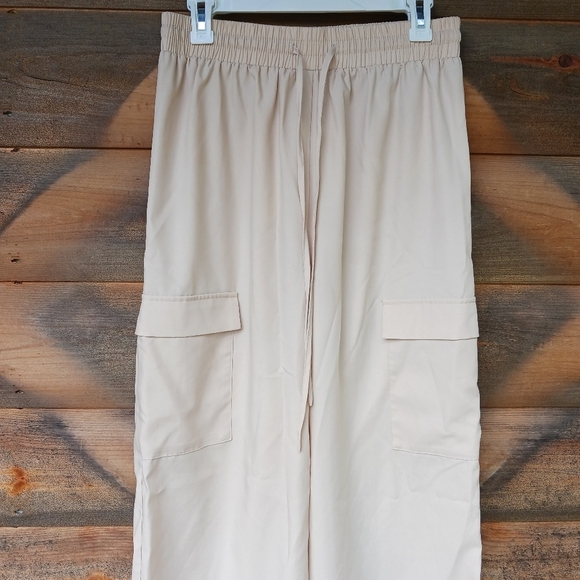 Kisnet Beige Elastic Waist Cargo Wide Leg Lightweight Pants Womens Size M - Picture 2 of 6